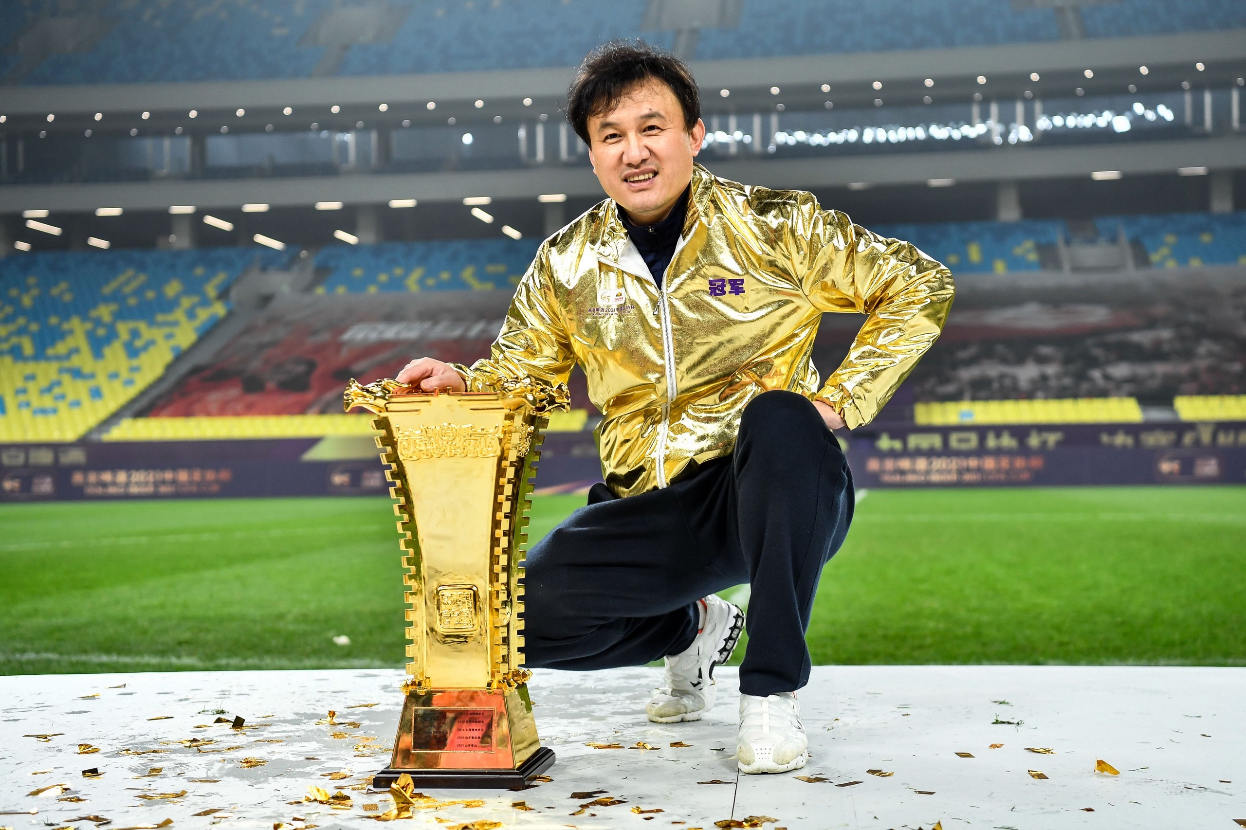 中超降薪有何好处？本土主帅得到机会，年轻小将踢上球了_凤凰网