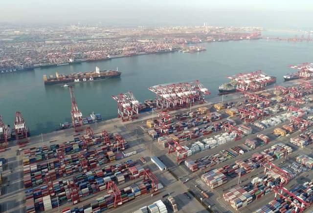 无论是重启经济,还是恢复企业家的信心,最重要的还是迈开以市场化、法治化、国际化为主导的改革步子。