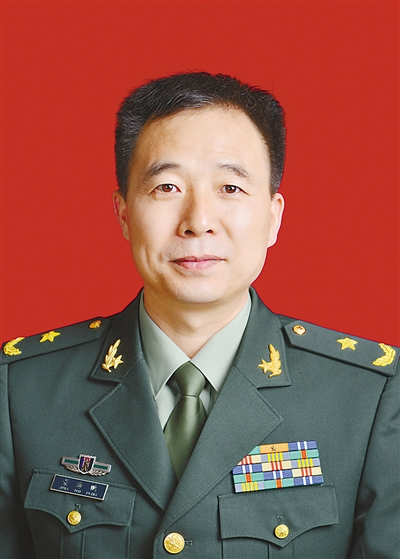 冬奥会开幕式上景海鹏祁发宝传递国旗