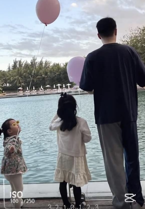 5AAC5DCC-D299-422C-8834-B8DFC822D995