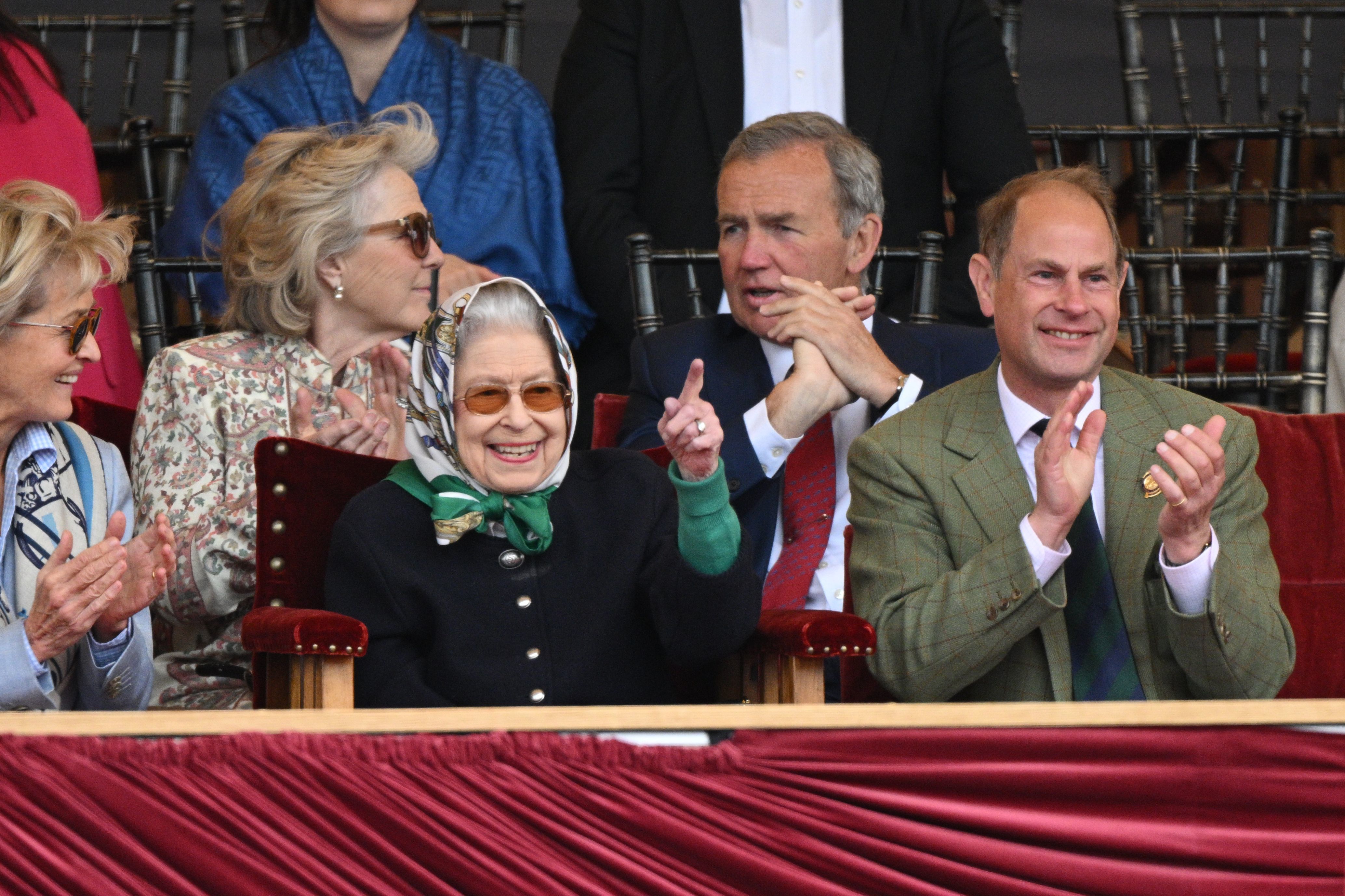 当地时间5月13日，英国女王伊丽莎白二世在皇家温莎马展上公开露面