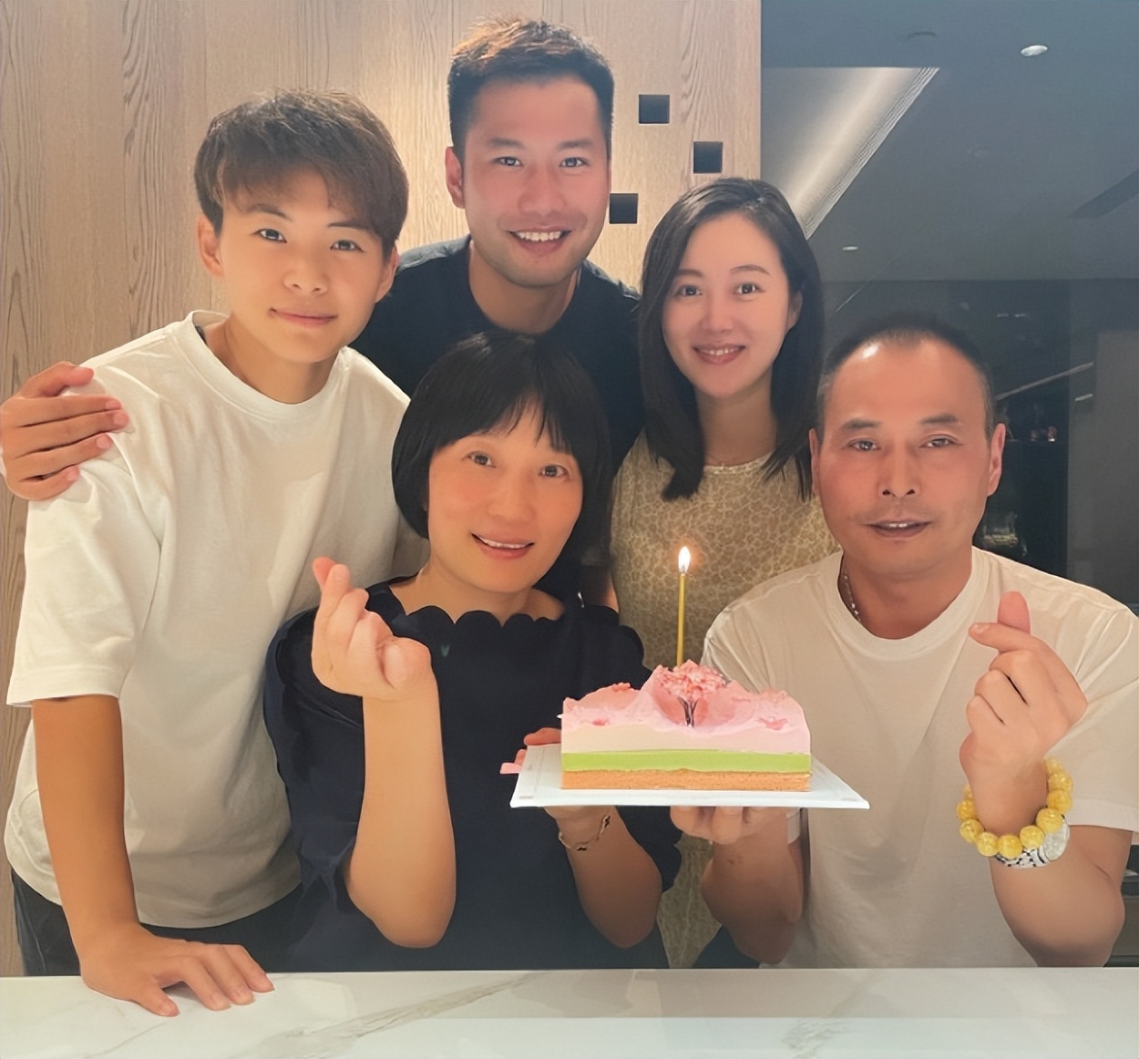 恭喜王霜当选武汉楷模占据c位官方盛赞为国争光永不言弃