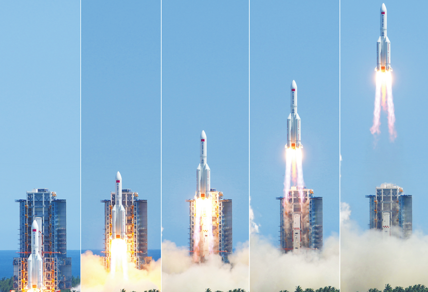 7月24日14时22分,搭载问天实验舱的长征五号B遥三运载火箭,在我国文昌航天发射场准时点火发射。(新华社)