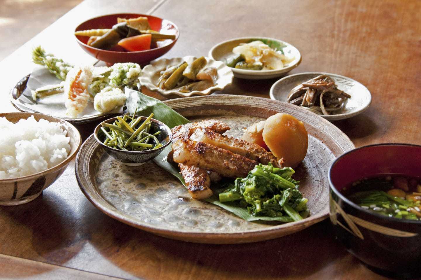 游客可以在这里品尝独特的乡土料理。 越后妻有大地艺术祭官网 图