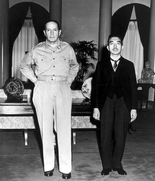 把天皇和希特勒并列惹日本网民众怒乌克兰官方连番道歉