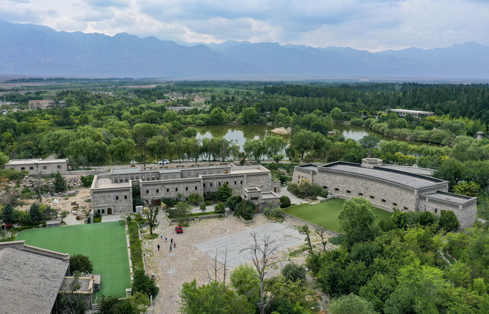 这是宁夏志辉源石酒庄（2020年7月22日摄，无人机照片）。新华社记者 冯开华 摄