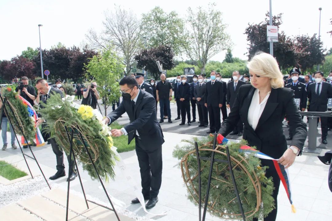 ▲ 2022年5月7日，中国驻塞尔维亚使馆举行我驻南联盟使馆遭遇轰炸23周年纪念活动。