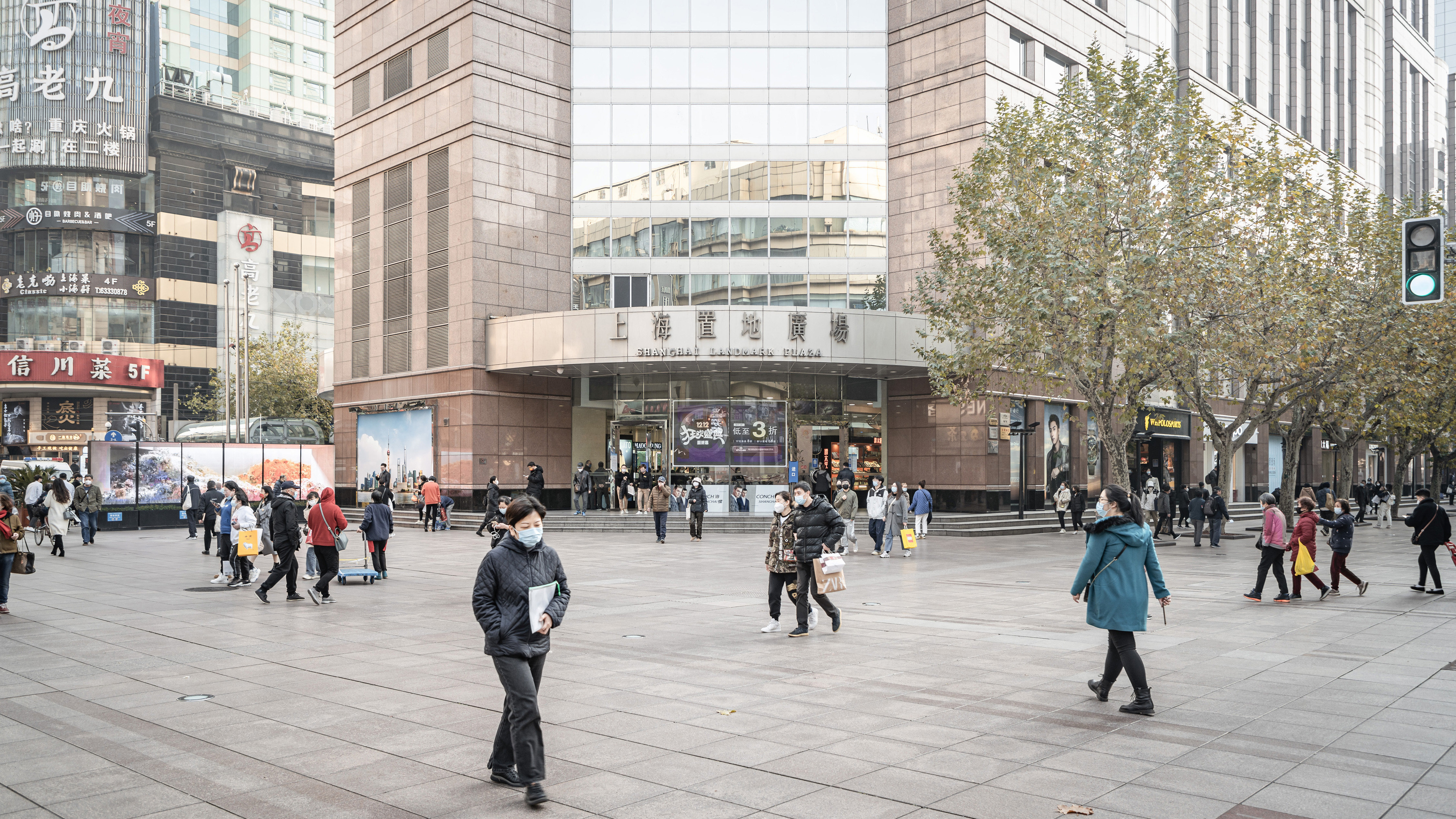 上海-南京东路步行街-置地广场2022 2.JPG
