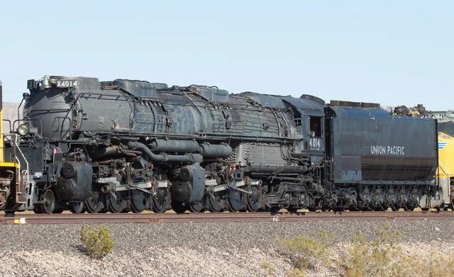 图为美国大男孩蒸汽机火车有人见过世界上最大的蒸汽机车吗?