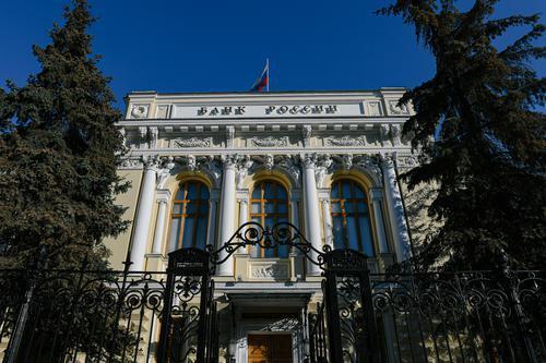 ▲2月26日，美欧宣布将部分俄银行排除出SWIFT系统。这是2月25日在俄罗斯莫斯科拍摄的俄罗斯央行。图/新华社