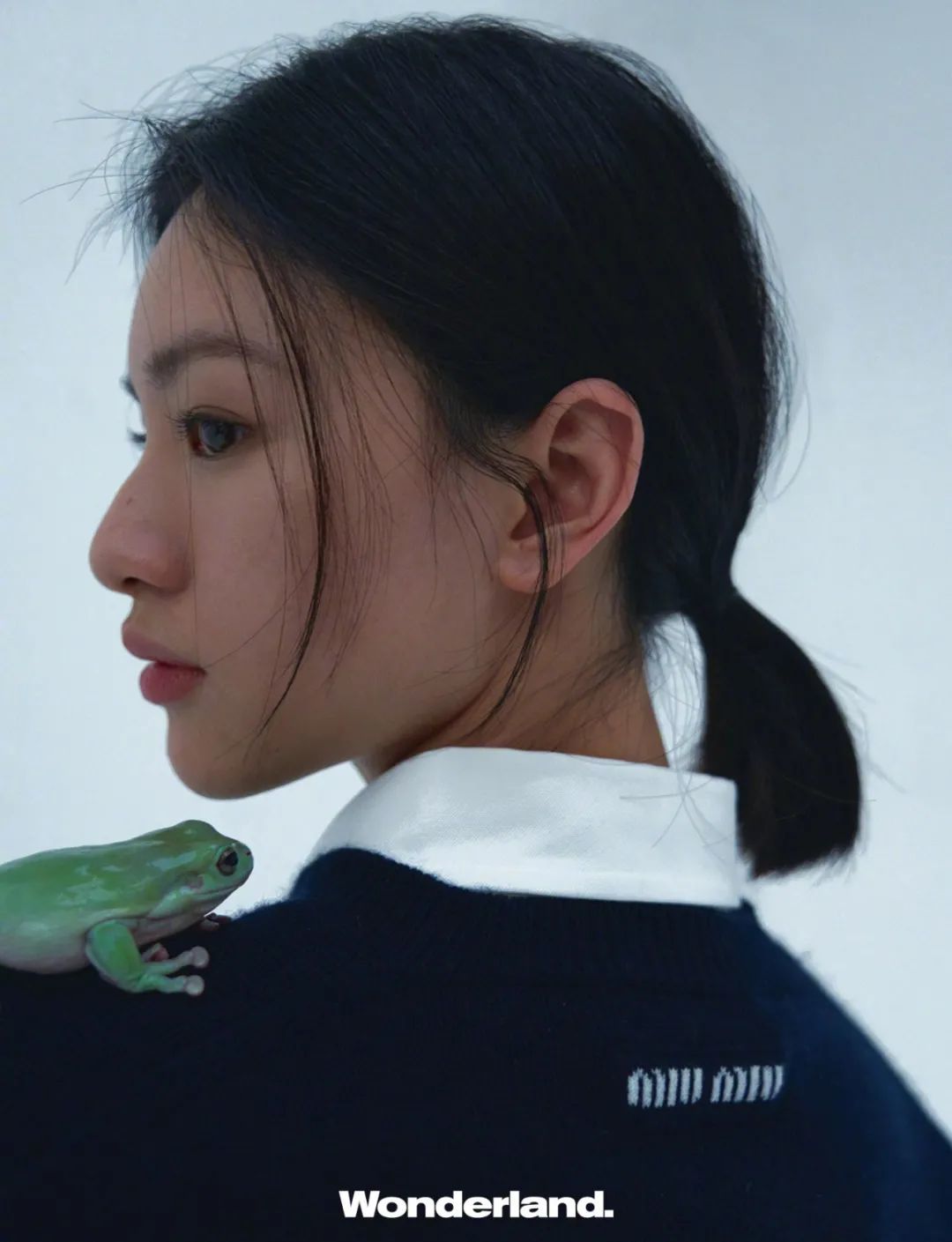 内地女演员邱天登上《新视线》开年大片，气质迷人镜头感十足_凤凰网娱乐_凤凰网