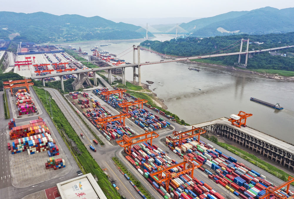 这是重庆果园港一带景象(2022年5月24日摄,无人机照片).