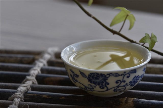 太疯狂了（品一杯好茶心情说说图片）品了一杯好茶说说，品一杯茶，复杂人生简单化，韵达快递太原分拨中心电话，