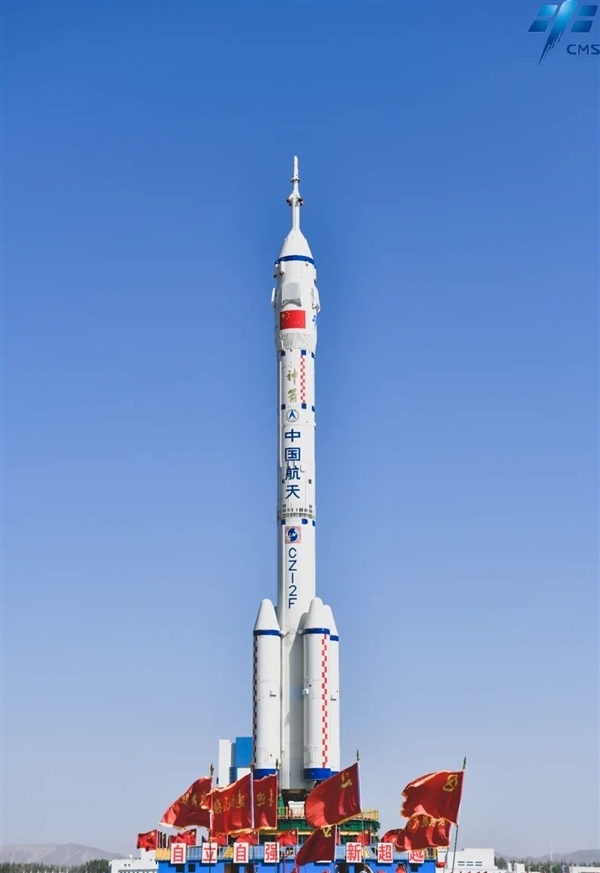 中国空间站新跨越长征五号b火箭运抵发射场