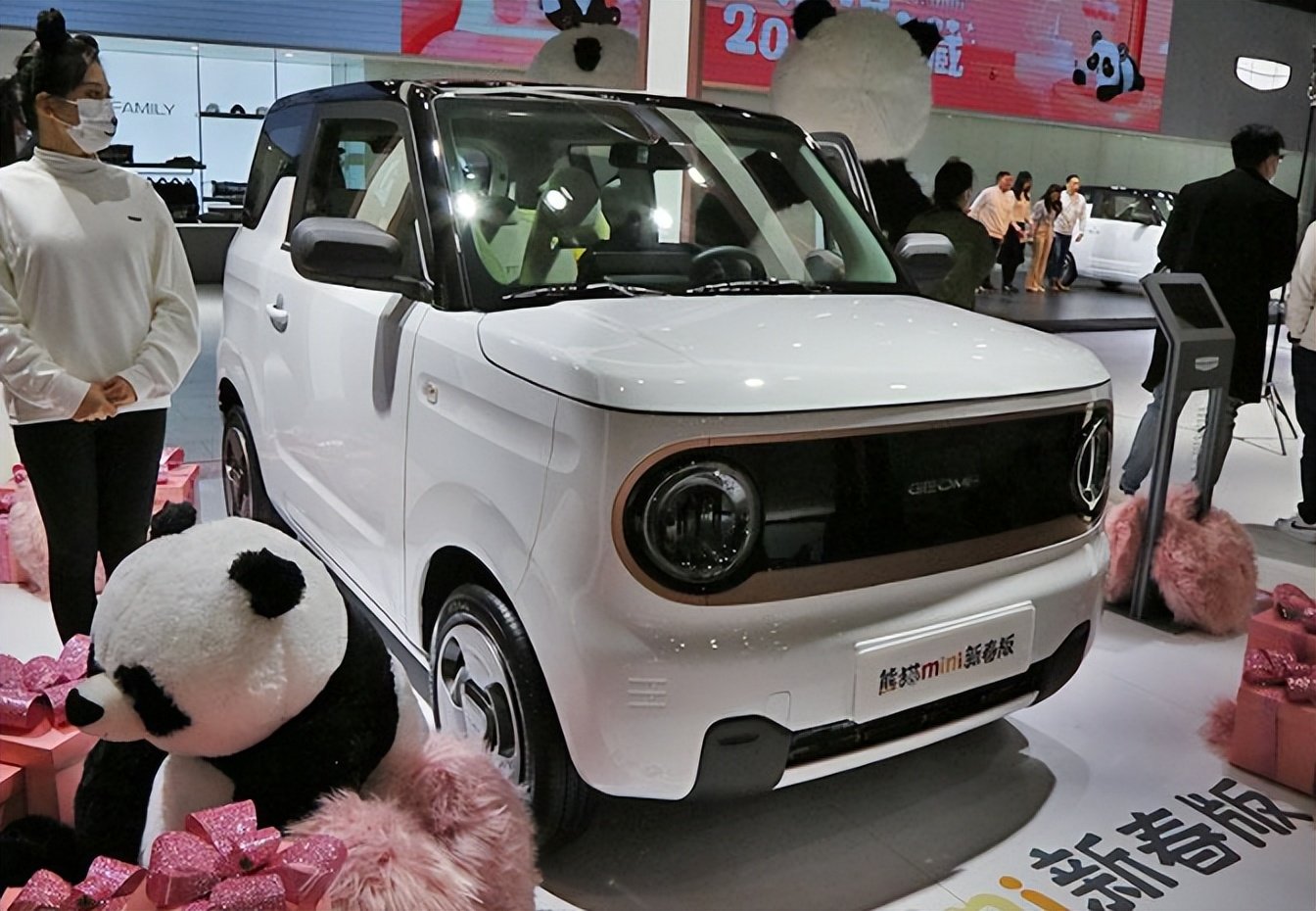 558万就能买4座200公里续航快充吉利熊猫mini能火吗