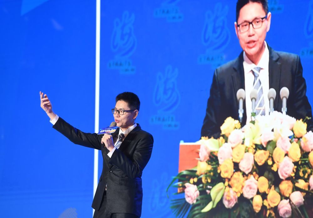 台湾青年陈柏叡在第二十届海峡青年论坛上分享他在大陆的故事。新华社记者 林善传 摄