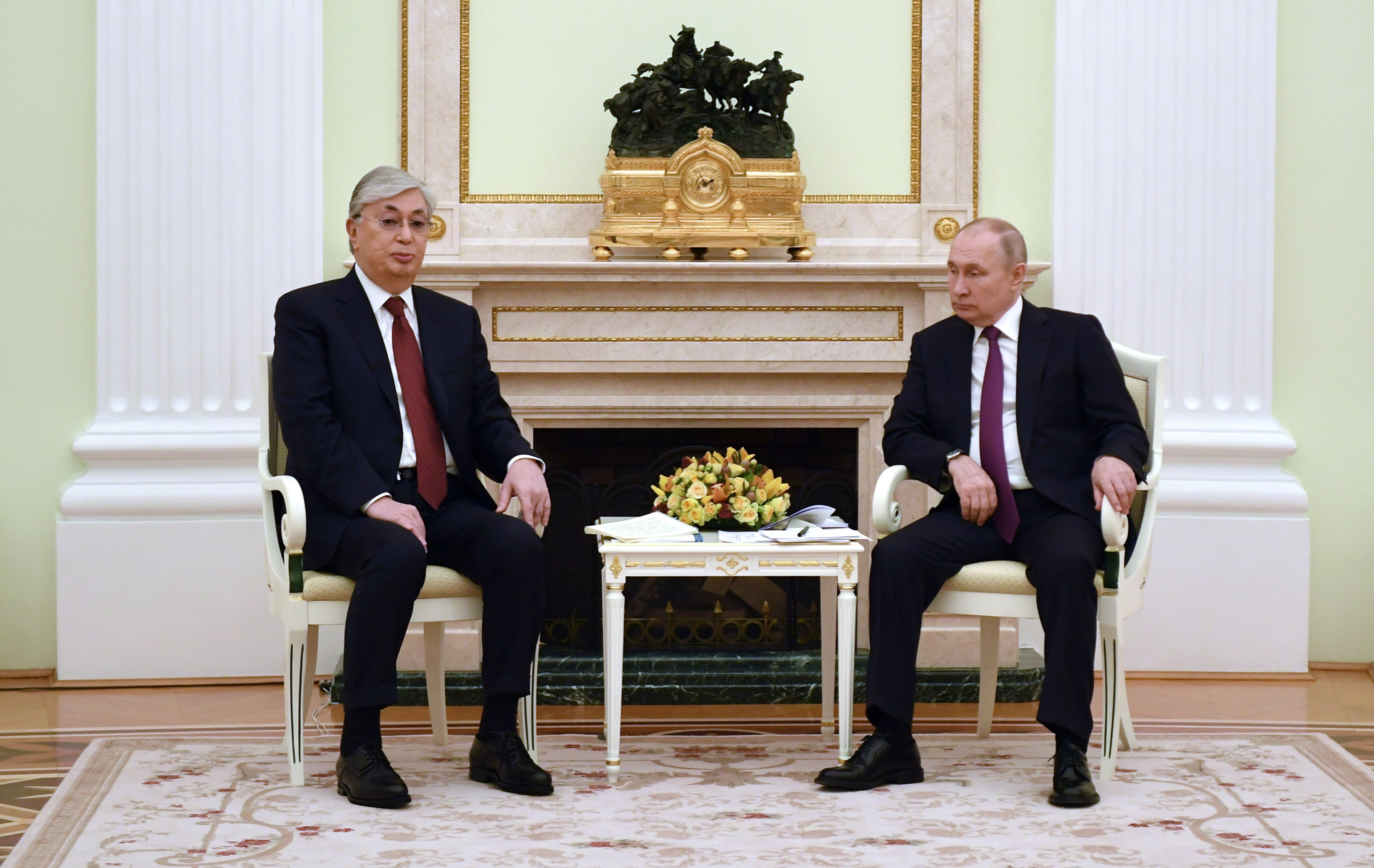 11月28日，哈萨克斯坦总统托卡耶夫连任后访问俄罗斯，与俄总统普京举行会谈。图自澎湃影像