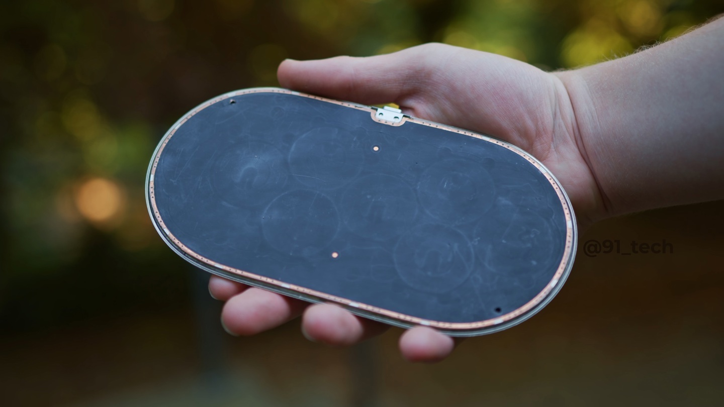 苹果AirPower无线充电板原型机体验 内含22个线圈 第4张-心情说说