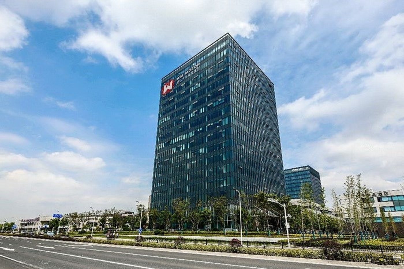 位于上海中建锦绣广场1号楼的威马汽车总部已经拖欠了很多物业费（图片来源：网络）