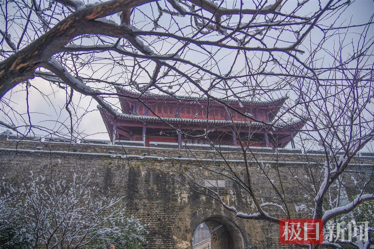 上班首日瑞雪降荊州,各部門及時應對雨雪天氣鳳凰網湖北_鳳凰網