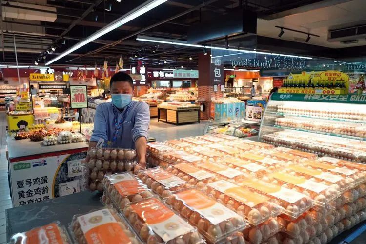 ▲4月26日5时许,家乐福(双井店):目前到货量是平时的3-5倍。