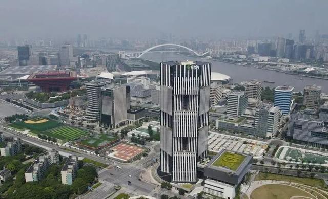 △上海浦东新区世博园区的金砖国家新开发银行总部大楼