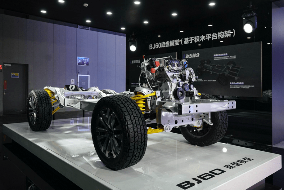 卷王石锤非承载式车身四轮独悬三把锁才2398万起