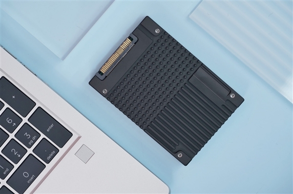 全程不掉速!忆恒创源PBlaze6 6536 3.2TB评测:是时候整一块企业级SSD了