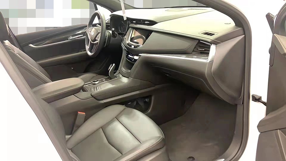买二线豪华很尴尬?凯迪拉克XT5优惠7.4万元,真香_凤凰网汽车_凤凰网