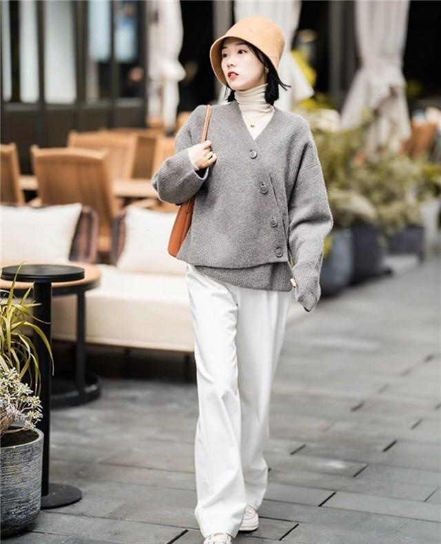 5C8520ACD2CF29BA43A5054F828A53AA834330CC_size103_w640_h789.jpeg