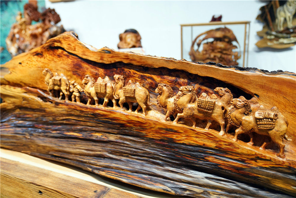 这是伊春永达工艺品有限公司的北沉香工艺摆件（5月18日摄）。新华社记者王松摄