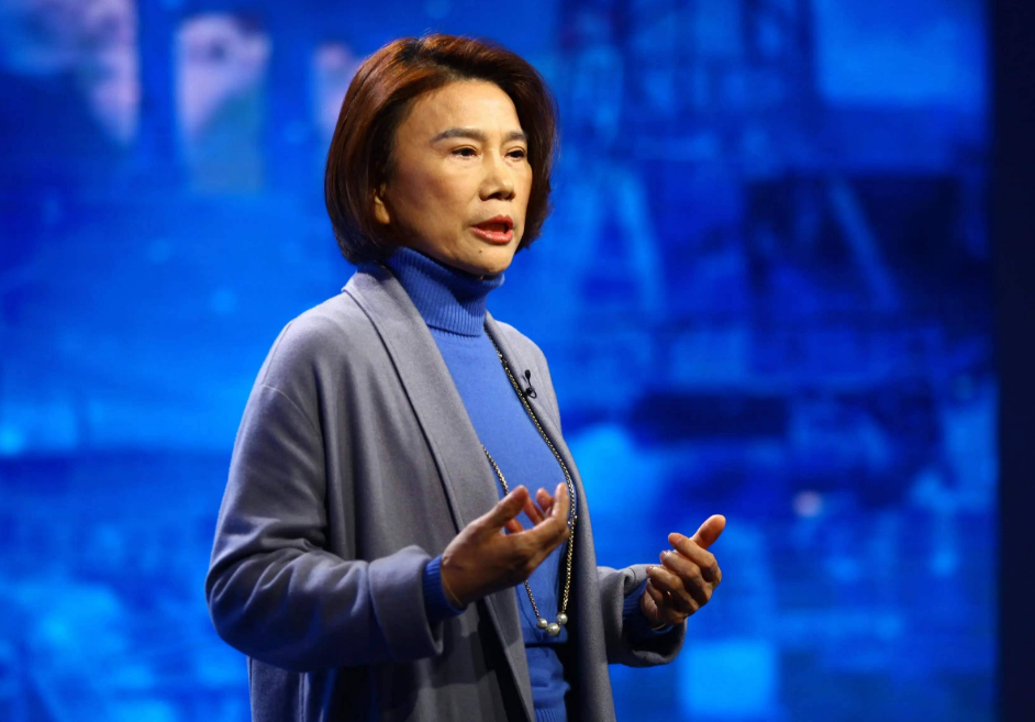 爱放狠话的董明珠,终于吃了嘴硬的亏_凤凰网财经_凤凰网