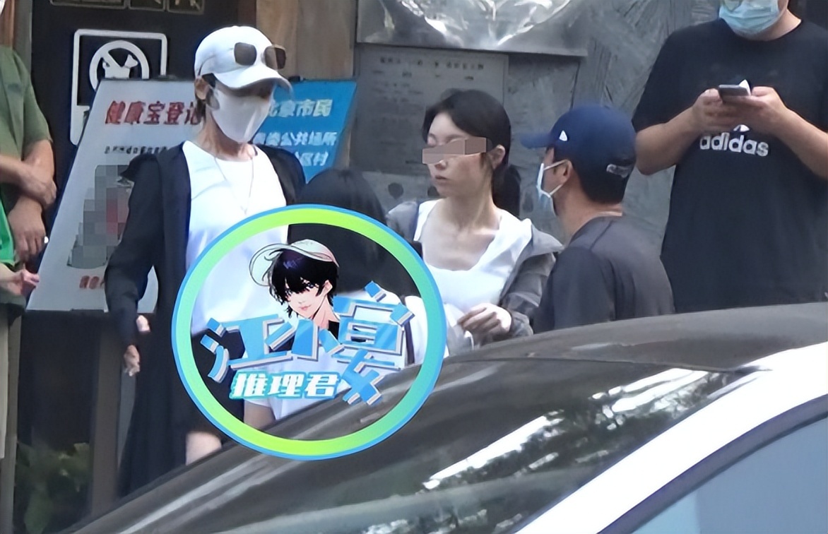 吴京夫妇与友人聚餐 谢楠带儿子狂奔过马路 吴虑蹦跳舞棍似战狼 吴京夫妇与友人聚餐 谢楠带儿子狂奔过马路 吴虑蹦跳舞棍似战狼
