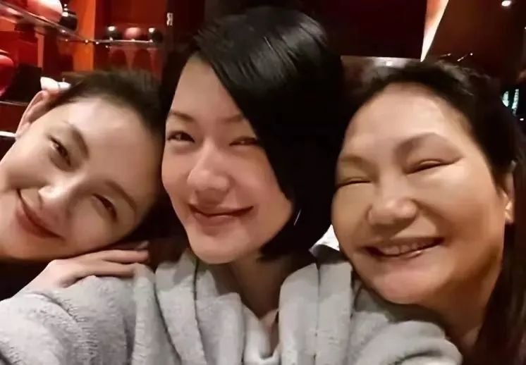 张兰和S妈:两个不同的女性样本