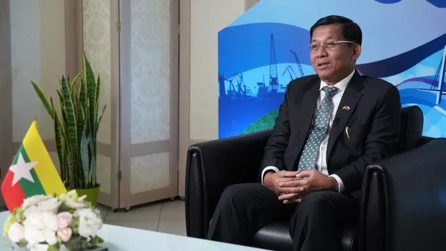 敏昂莱接受俄新社采访 图源：俄新社