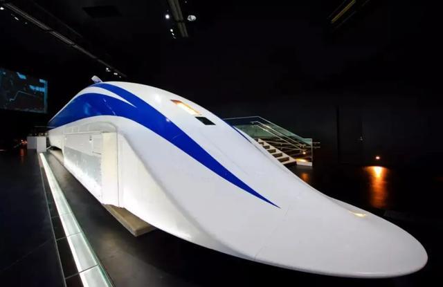 现在中国已经开始试着将高温超导磁悬浮列车,与真空管道实验结合在一
