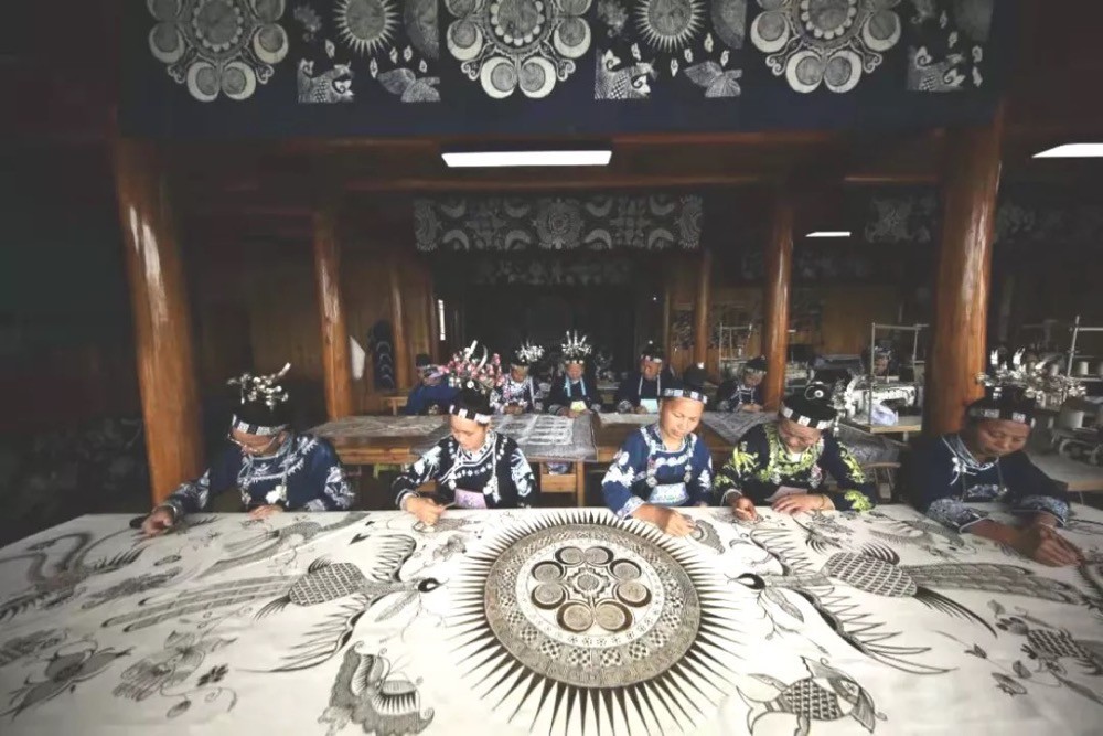 贵州银行非遗贷助丹寨蜡染绘出美好生活