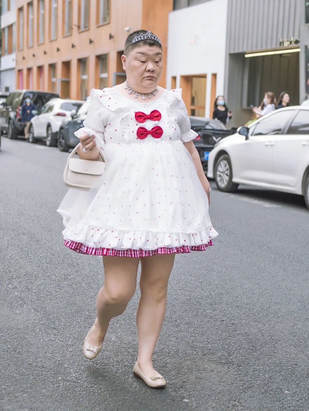 我认识的安福路小公主,一直活在自己的世界_凤凰网资讯_凤凰网