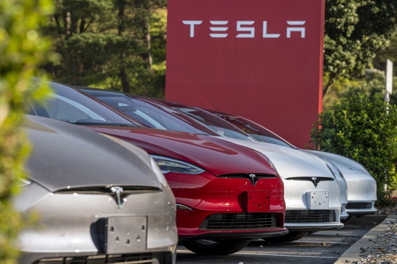 Tesla recalls more than 817,000 vehicles over seatbelt chime glitch - The Washington Post