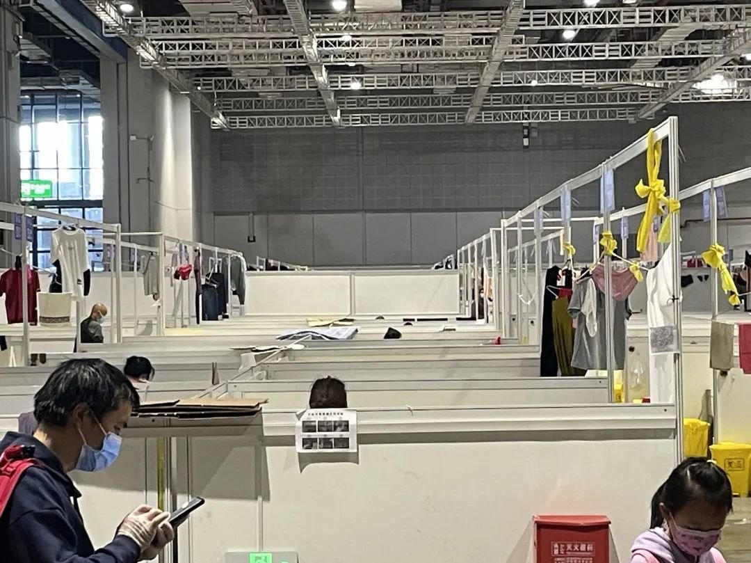 ▲国家会展中心改建方舱(受访者供图)