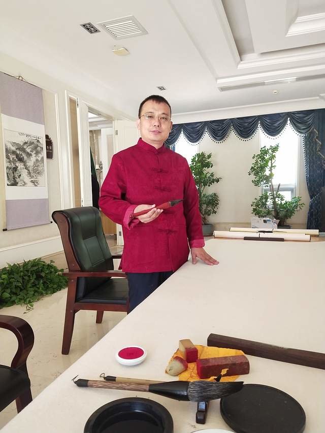 中华写福第一人——吴海友院长__凤凰网