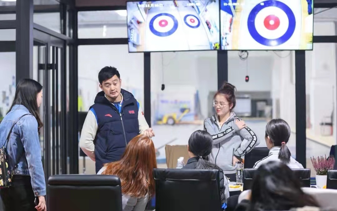 徐晓明日常指导学生训练。