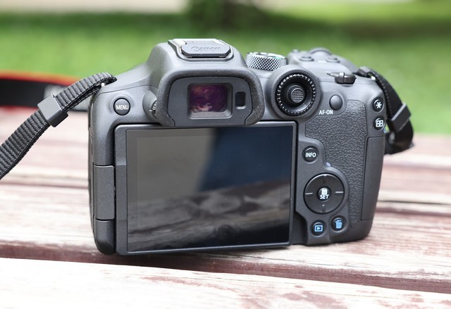 佳能专业微单新品R7、R10真机实拍