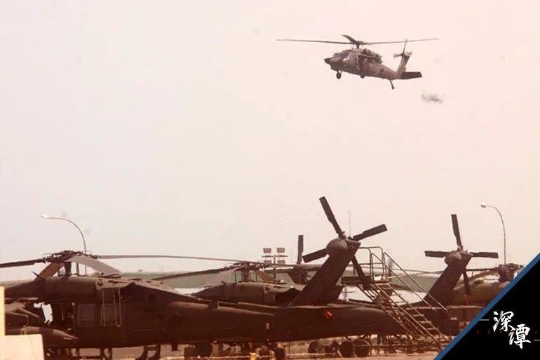 美军“黑鹰”及“阿帕奇”武装直升机准备增援伊拉克前线