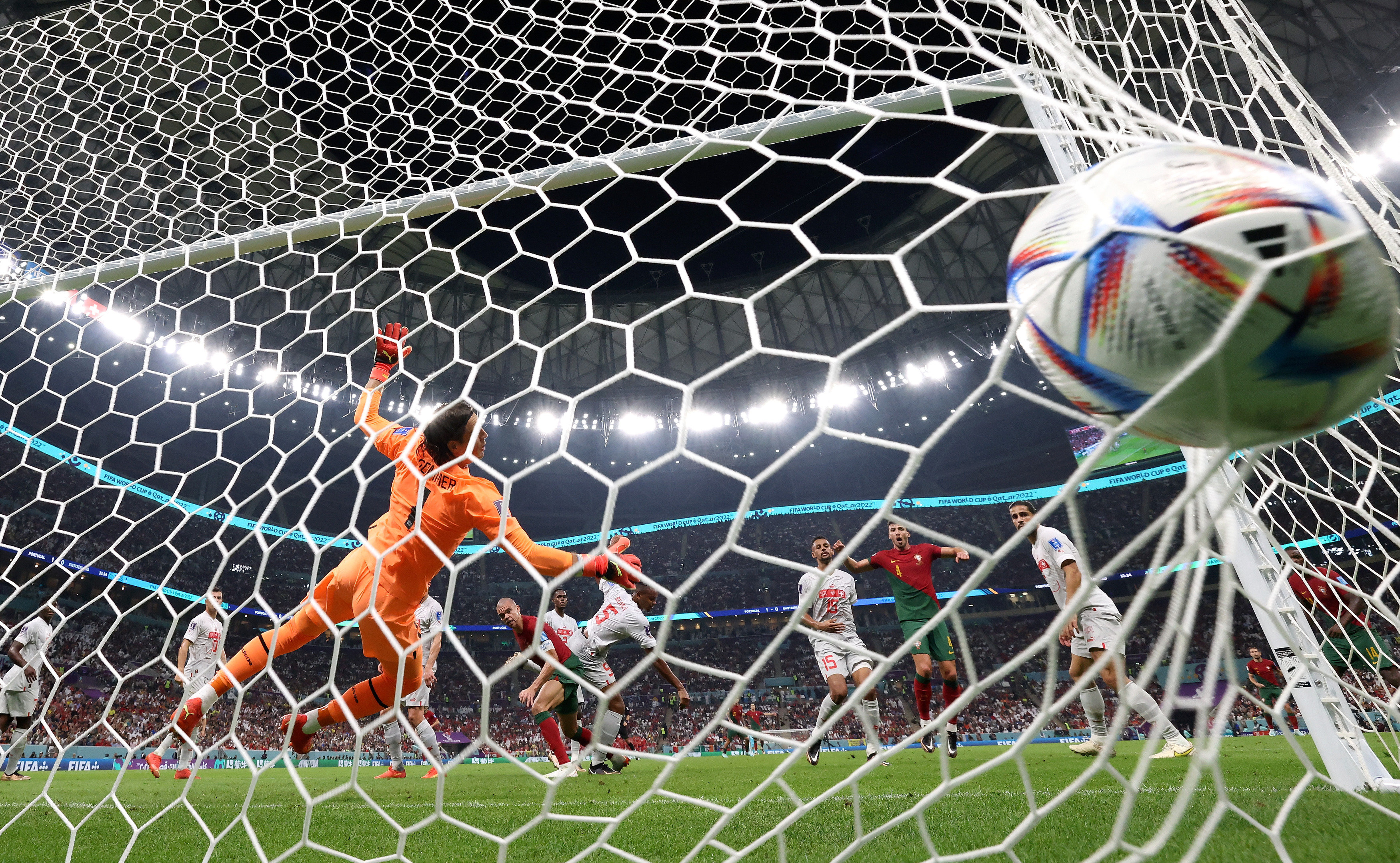 <em>足球</em>——八分之一决赛：葡萄牙对阵瑞士(12)