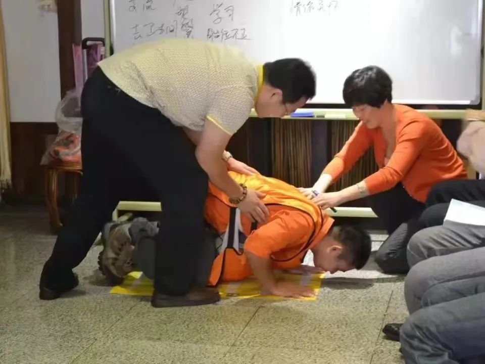 家暴者走进“男德班”