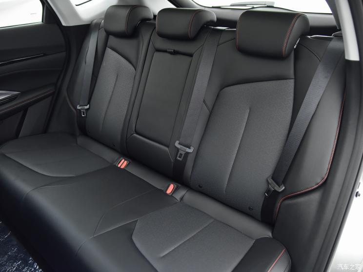 长安汽车 长安欧尚Z6 2022款 蓝鲸 1.5T DCT智航型