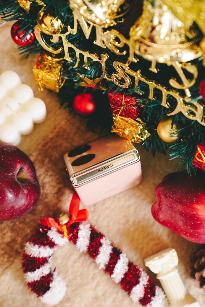 时尚搭配入门教学:华为Pocket S潮人必备出街神器 时尚搭配入门教学:华为Pocket S潮人必备出街神器