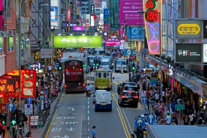 第二家单品牌店、中国香港西洋菜街品牌旗舰店……目前已在全球322个城市拥有超过4500家线下单品牌店