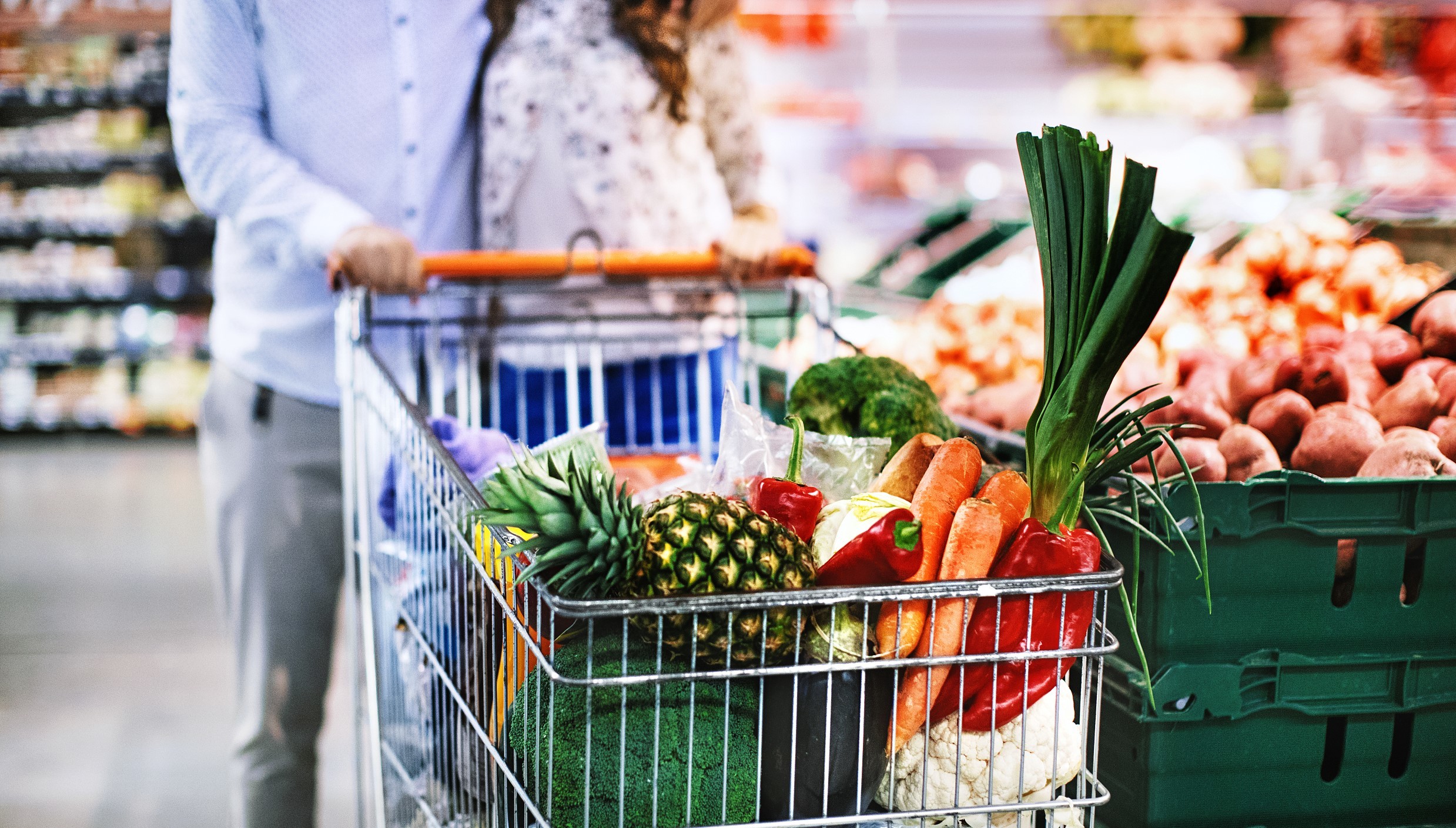 仍看不到拐点:20家上市商超80%净利下滑,一年关店1480家|新零售观察